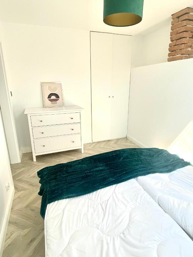 Apartament Sanok-Z Widokiem Na Rynek I Tarasem Buitenkant foto