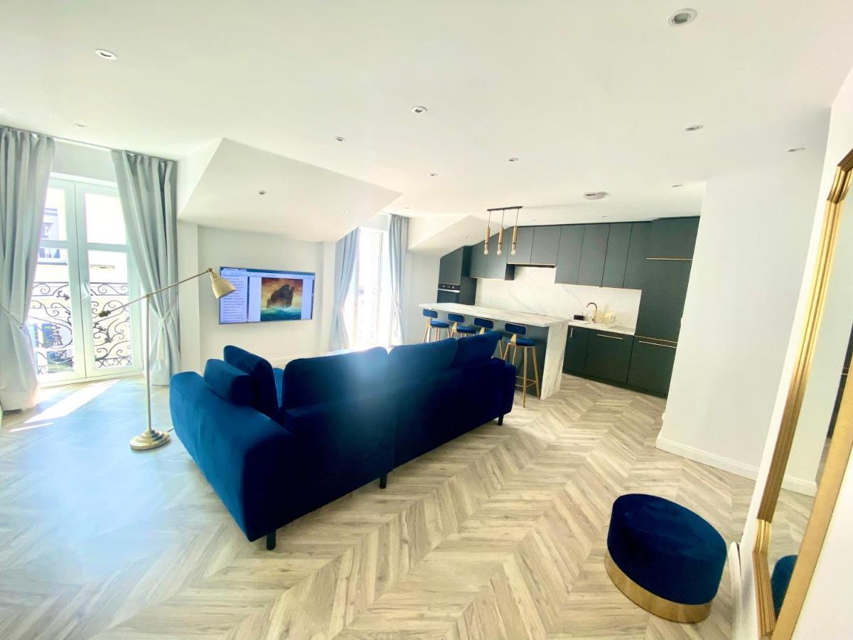 Apartament Sanok-Z Widokiem Na Rynek I Tarasem Buitenkant foto