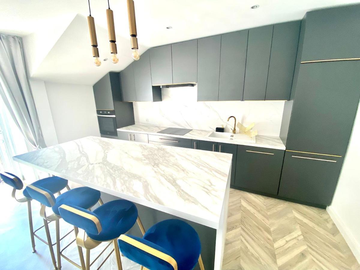 Apartament Sanok-Z Widokiem Na Rynek I Tarasem Buitenkant foto